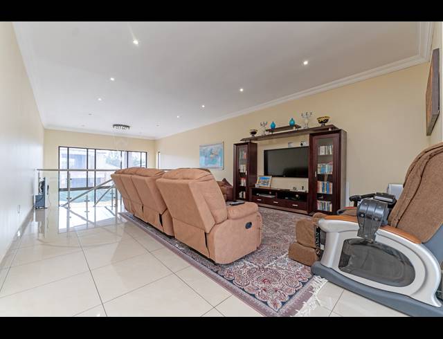 4 BEDROOM HOUSE FOR SALE IN BLUE VALLEY GOLF ESTATE